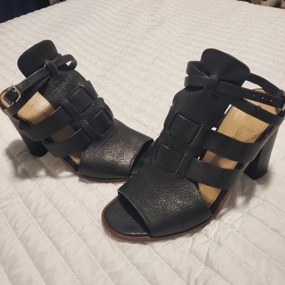 Via Spida all leather strappy sandal with leather chunky heel. - Picture 5 of 5